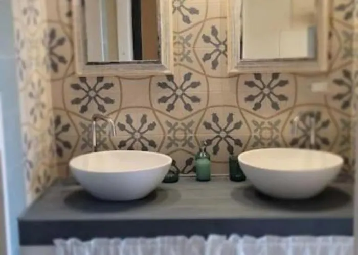 La Pigna Blu Casavacanza Con Piscina